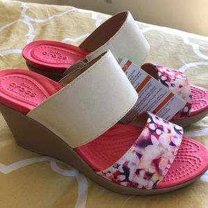 Leigh II Wedge Crocs